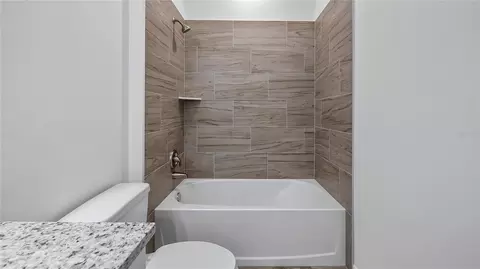 Bath - 40407 W 8th Ave, Umatilla, FL 32784 photo 4 of 4