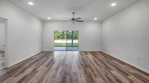 Living - 40407 W 8th Ave, Umatilla, FL 32784 photo 1 of 5