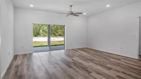 Living - 40407 W 8th Ave, Umatilla, FL 32784 photo 2 of 5