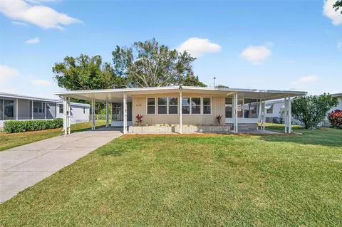 1112 Elkhart Cir, Tavares, FL 32778