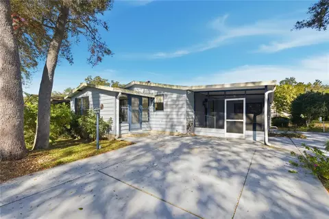 725 Camelia Ct, Lady Lake, FL 32159