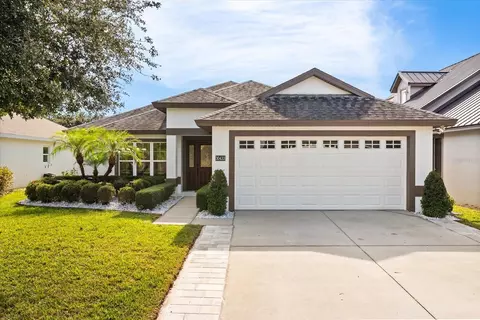 30433 Island Club Dr, Tavares, FL 32778