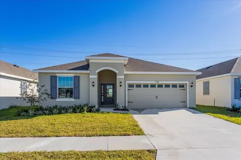 2929 Supermarine Rd, Tavares, FL 32778