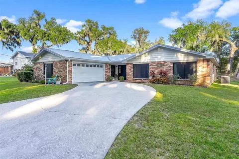 1004 Monterey Dr, Leesburg, FL 34748