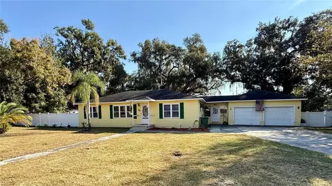 708 Mission Dr, Wildwood, FL 34785