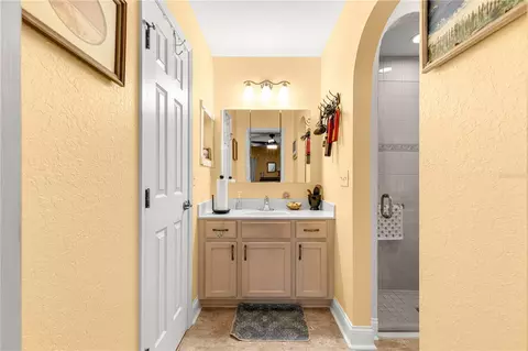 Bath - 12459 SE 176th Loop, Summerfield, FL 34491 photo 2 of 3
