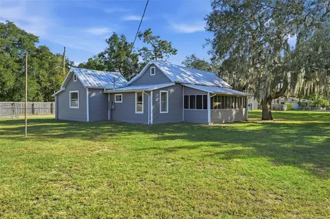 19402 E 5th St, Umatilla, FL 32784