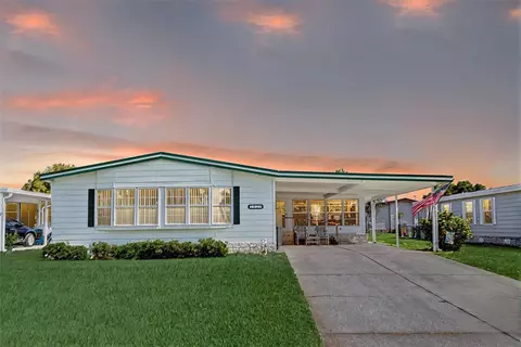 3026 Myakka River Rd, Tavares, FL 32778