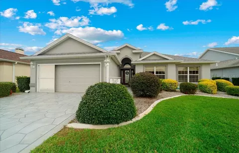 2574 Caribe Dr, The Villages, FL 32162