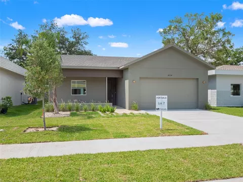 454 Skyfield Ct, Lady Lake, FL 32159