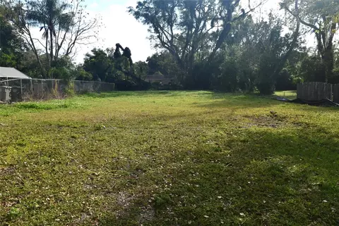 412 E 7th St, Apopka, FL 32703