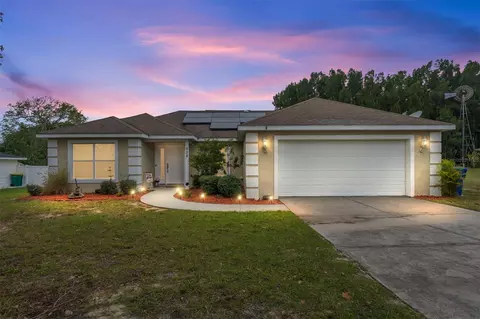 939 Dora Ave, Tavares, FL 32778