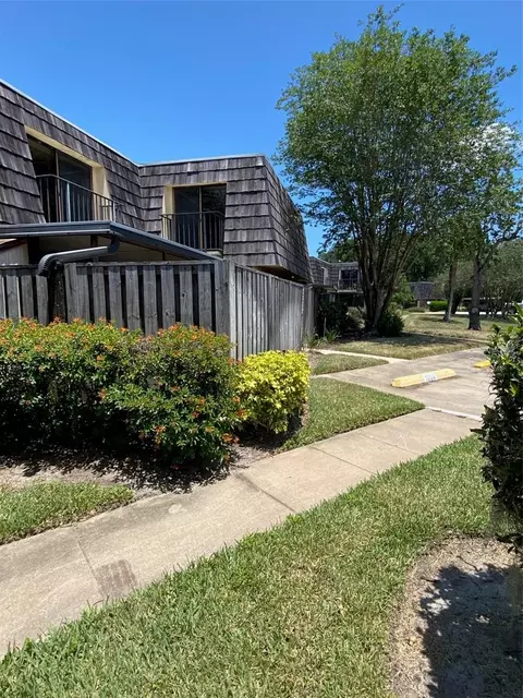 1004 Royal Oak Blvd, Leesburg, FL 34748
