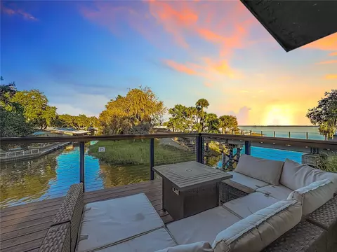 609 Homer St, Tavares, FL 32778