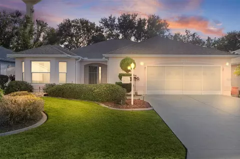 1822 Augustine Dr, The Villages, FL 32159