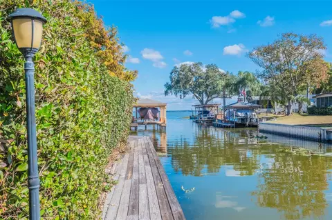 34205 Island Dr, Leesburg, FL 34788