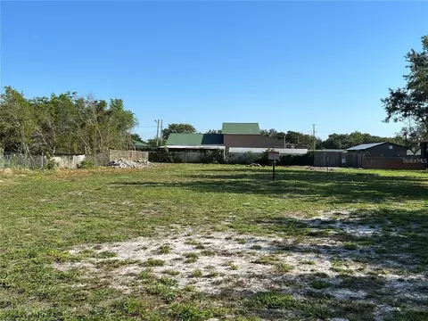 O E Nancy Lee Lane, Apopka, FL 32712