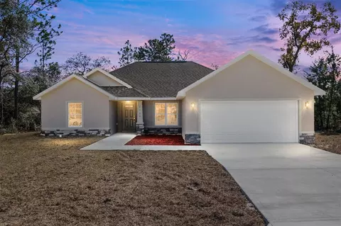 8106 N Voyager Dr, Citrus Springs, FL 34433