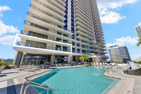 275 1st Ave S #1005, Saint Petersburg, FL 33701