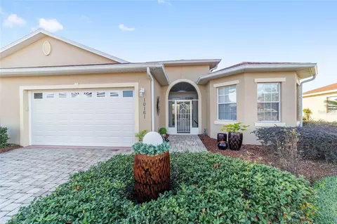 10161 Mainsail Dr, Oxford, FL 34484