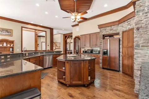 Kitchen - 39320 Lake Norris Rd, Eustis, FL 32736 photo 5 of 7