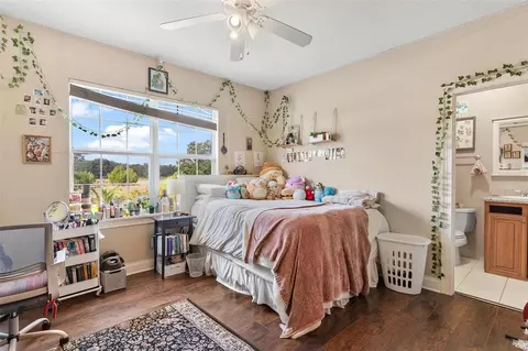 Bedroom - 39320 Lake Norris Rd, Eustis, FL 32736 photo 4 of 4