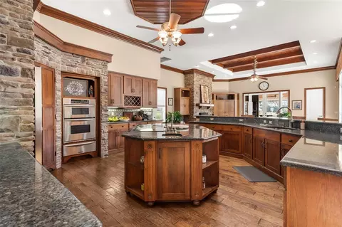 Kitchen - 39320 Lake Norris Rd, Eustis, FL 32736 photo 4 of 7