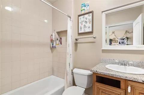 Bath - 39320 Lake Norris Rd, Eustis, FL 32736 photo 4 of 6