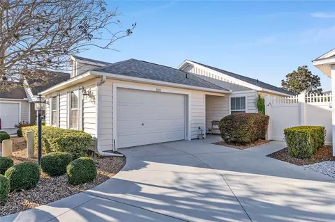 1131 Southern Sun Dr, The Villages, FL 32162