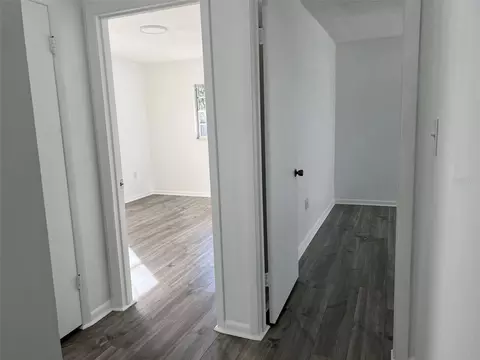 Entry Way - 5701 SE 2nd Pl, Ocala, FL 34480 photo 2 of 2