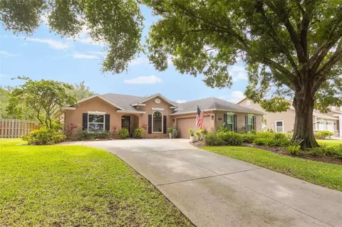 1095 Club Hills Dr, Eustis, FL 32726