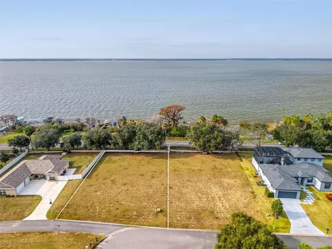 3225 Landing Vw, Tavares, FL 32778
