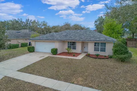 4490 Treasure Cay Rd, Tavares, FL 32778