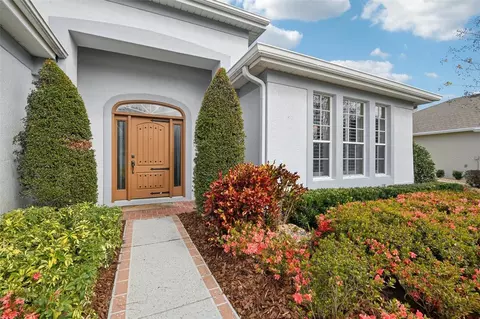 8013 Pine Hollow Dr, Mount Dora, FL 32757