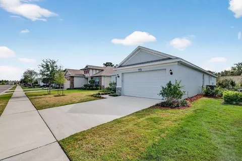 Exterior - 2046 Wallingford Loop, Mount Dora, FL 32757 photo 4 of 9