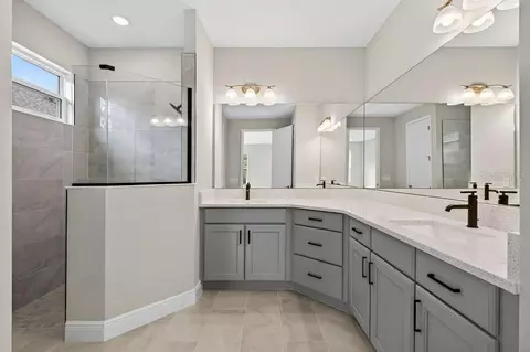 Bath - 2046 Wallingford Loop, Mount Dora, FL 32757 photo 1 of 2