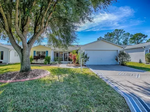 676 Camino Del Rey Dr, The Villages, FL 32159