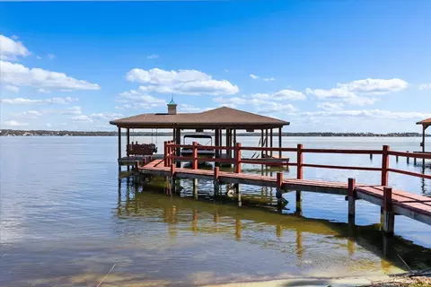 3001 Lakeshore Dr, Mount Dora, FL 32757