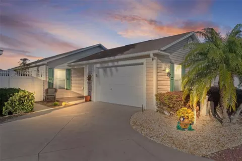 1943 Needlewood Ln, The Villages, FL 32162