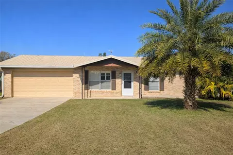 1636 Juno Trl, Astor, FL 32102