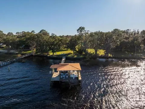 116 Crescent Lake Shore Dr, Crescent City, FL 32112