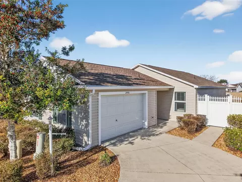2448 Ravenwood Ln, The Villages, FL 32162