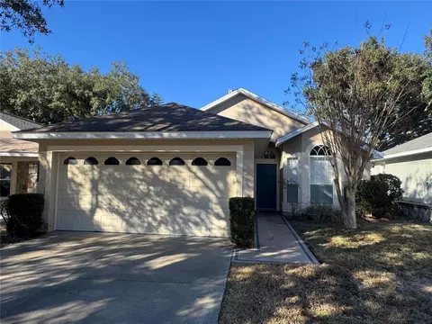 33442 Irongate Dr, Leesburg, FL 34788