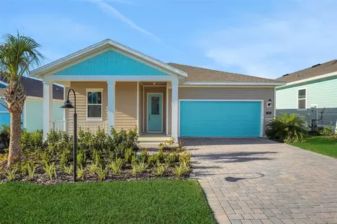 994 Fiesta Key Cir, Lady Lake, FL 32159