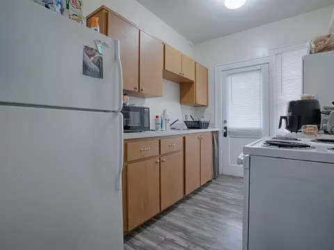 Kitchen - 426 E Citrus Ave, Eustis, FL 32726 photo 9 of 9
