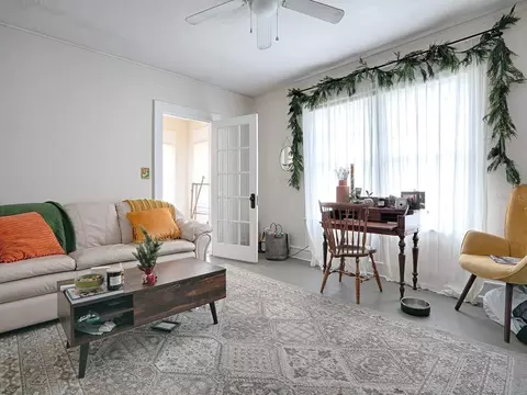 Living - 426 E Citrus Ave, Eustis, FL 32726 photo 3 of 7