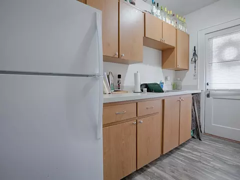 Kitchen - 426 E Citrus Ave, Eustis, FL 32726 photo 5 of 9