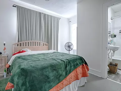 Bedroom - 426 E Citrus Ave, Eustis, FL 32726 photo 5 of 9