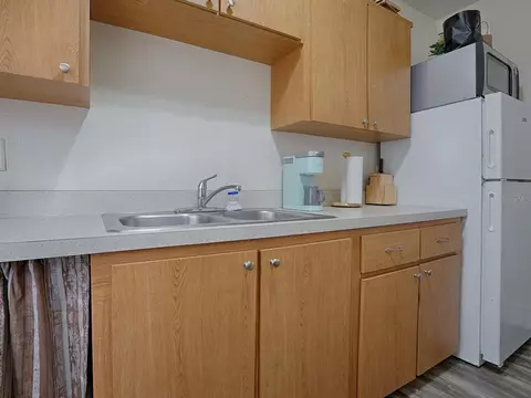 Kitchen - 426 E Citrus Ave, Eustis, FL 32726 photo 2 of 9