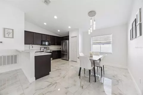 Dining - 2015 Orange Ave, Saint Cloud, FL 34769 photo 1 of 3